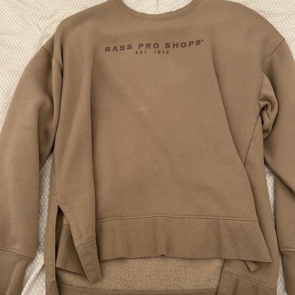 BassPro shops crewneck